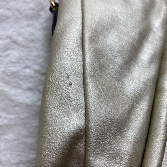 La Terre New With Tags Metallic Pale Gold Purse - Picture 8 of 13